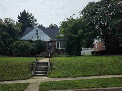 Lawn care service in Towson, 21286