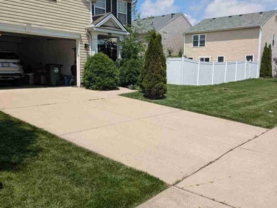 Lawn care service in Troy, 45373