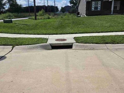 Lawn care service in Troy, 63379