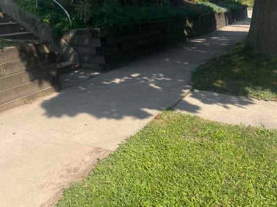 Lawn care service in Milwaukee, 53208