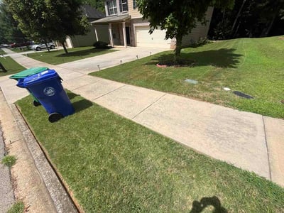 Lawn care service in Ellenwood, 30294