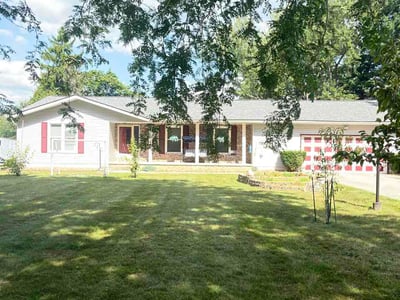 Lawn care service in Akron, 44321