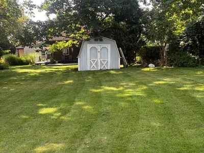 Lawn care service in East Pittsburgh, 15112