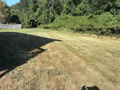 Lawn care service in Florissant, 63033