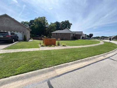Lawn care service in Shepherdsville, 40165