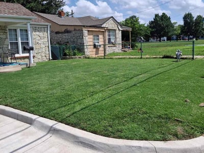 Lawn care service in Oklahoma City, 73109