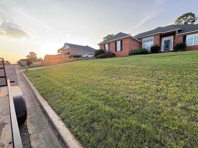 Lawn care service in Augusta, 30909