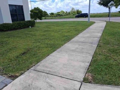 Lawn care service in Richmond West, 33187
