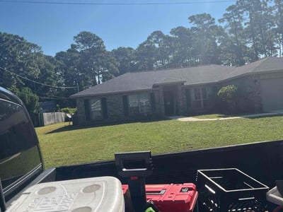 Lawn care service in Navarre, 32566