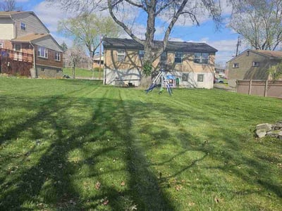 Lawn care service in Burlington, 41005