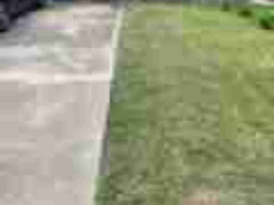 Lawn care service in Corpus Christi, 78412
