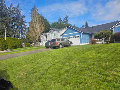 Lawn care service in Spanaway, 98387