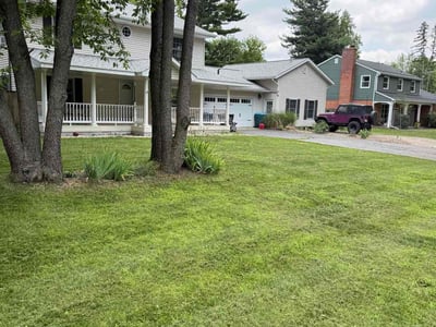 Lawn care service in Kalamazoo, 49008