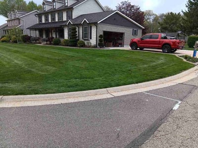 Lawn care service in Canton, 44718