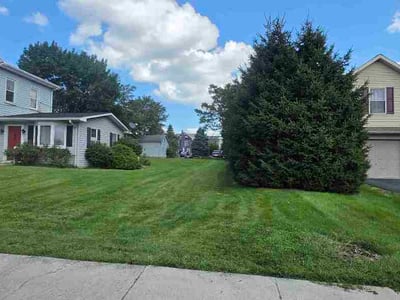 Lawn care service in Palmyra, 17078