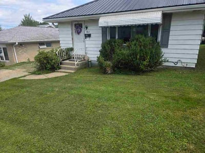 Lawn care service in Erie, 16504