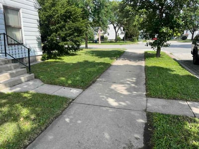 Lawn care service in Milwaukee, 53209