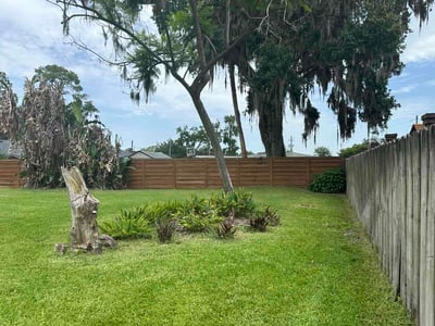 Lawn care service in Jacksonville, 32207