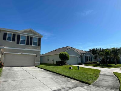 Lawn care service in Parrish, 34219