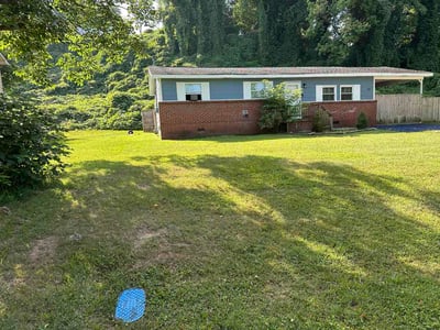 Lawn care service in Dayton, 37321