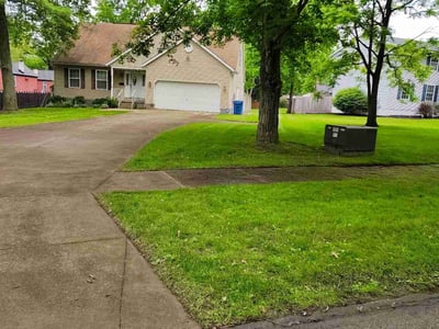 Lawn care service in Youngstown, 44512