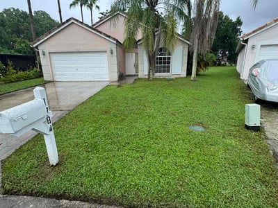 Lawn care service in Wellington, 33414