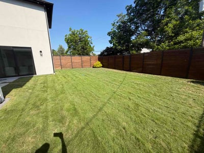 Lawn care service in Dallas, 75220