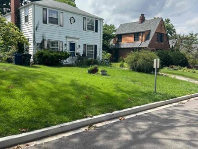 Lawn care service in St. Louis, 63122