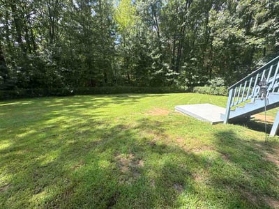 Lawn care service in Fredericksburg, 22406