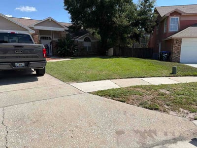 Lawn care service in Orlando, 32835