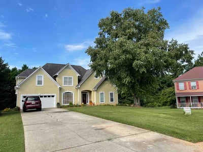 Lawn care service in McDonough, 30253