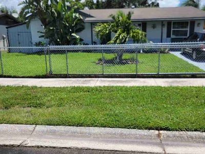 Lawn care service in Tampa, 33615