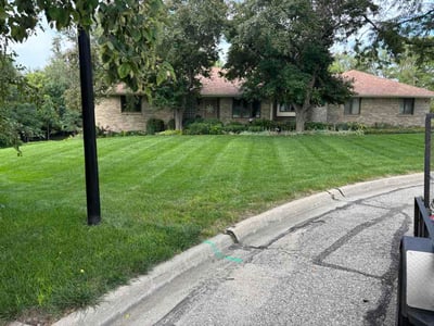 Lawn care service in Lincoln, 68516