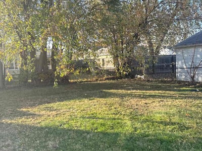 Lawn care service in Roseville, 48066