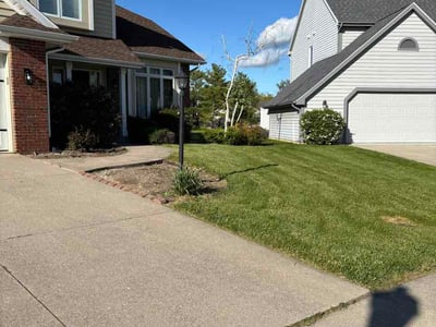 Lawn care service in Fort Wayne, 46804