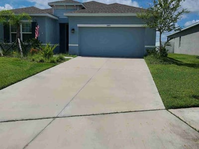 Lawn care service in Parrish, 34219