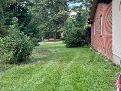 Lawn care service in Sharpsburg, 30277