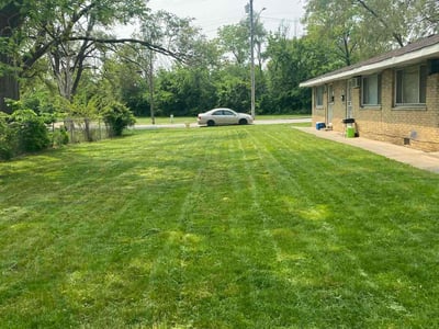 Lawn care service in Harvey, 60426