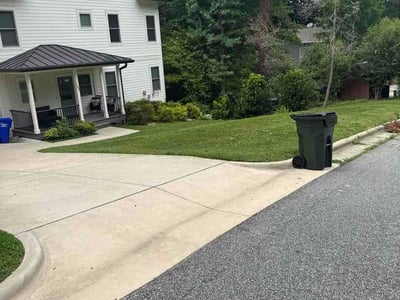 Lawn care service in Chapel Hill, 27517