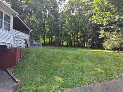 Lawn care service in Binghamton, 13903