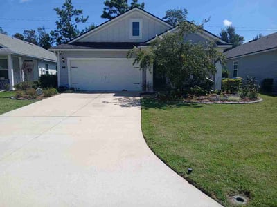 Lawn care service in St. Augustine, 32086