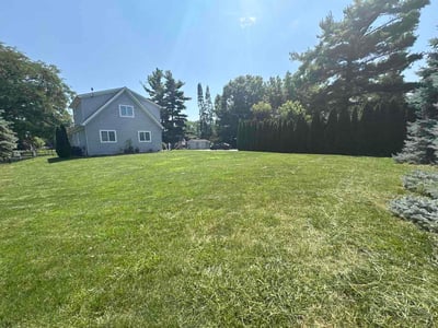 Lawn care service in Macomb County, 48045