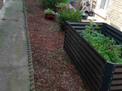 Lawn care service in , 