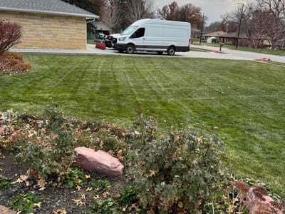 Lawn care service in Lincoln, 68510