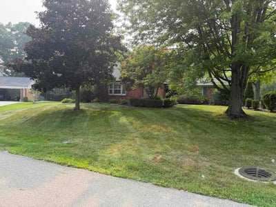 Lawn care service in Bloomfield Hills, 48301
