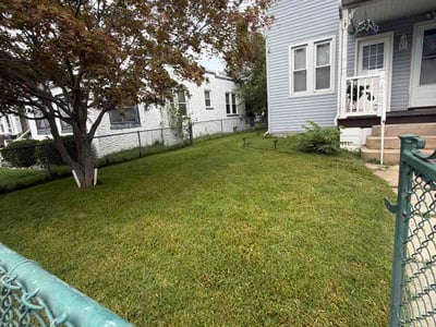 Lawn care service in Dundalk, 21222