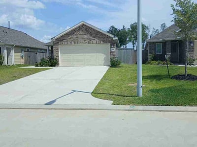 Lawn care service in New Caney, 77357