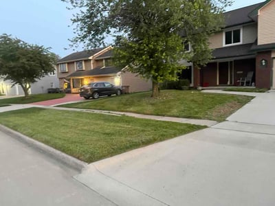 Lawn care service in West Des Moines, 50265