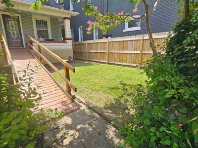 Lawn care service in Louisville, 40204