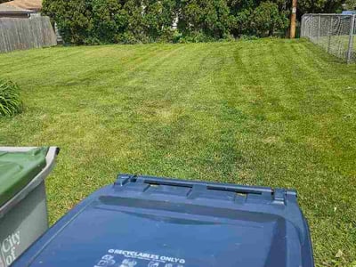 Lawn care service in Milwaukee, 53218